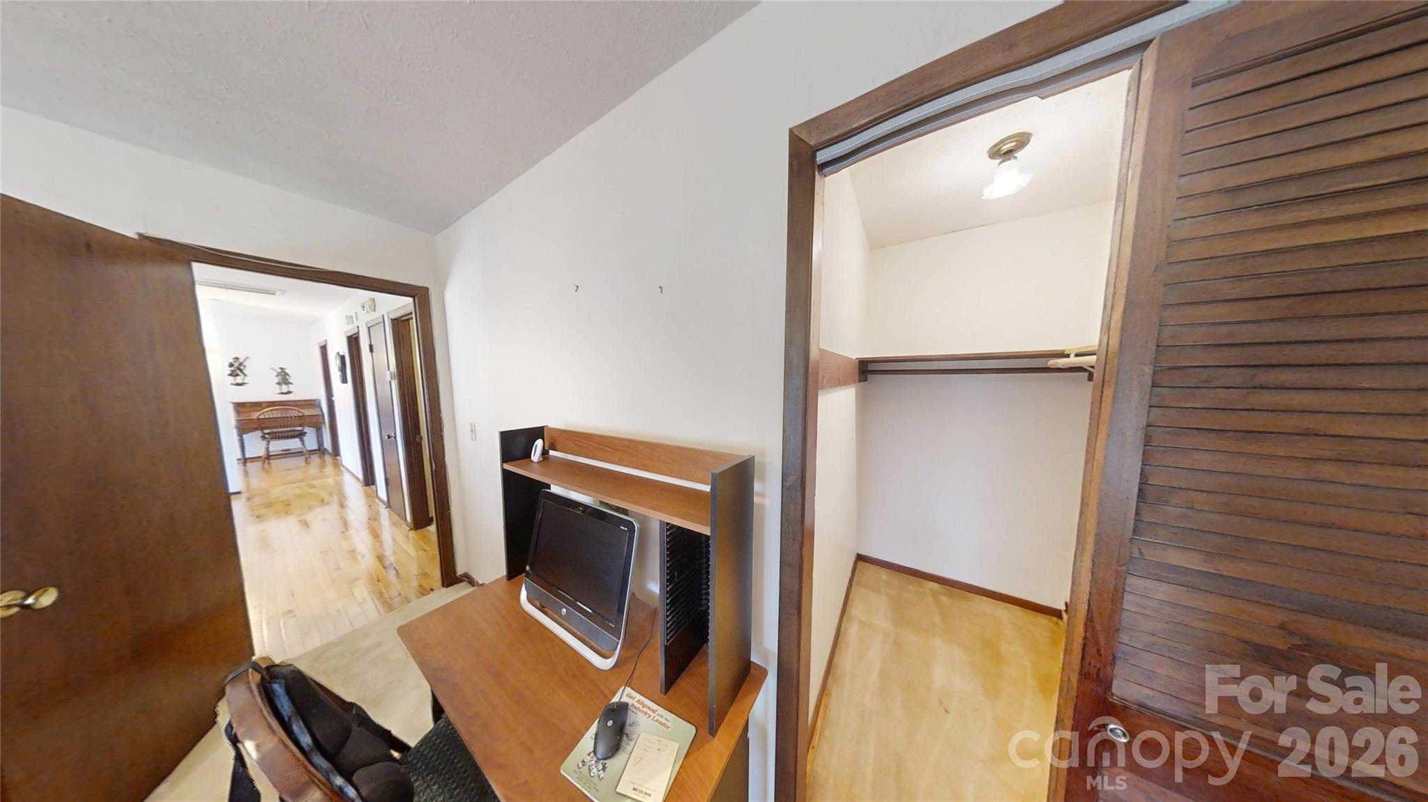 707 Lickskillet Road — Burnsville