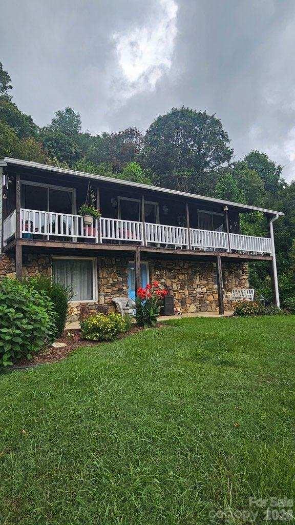 707 Lickskillet Road — Burnsville