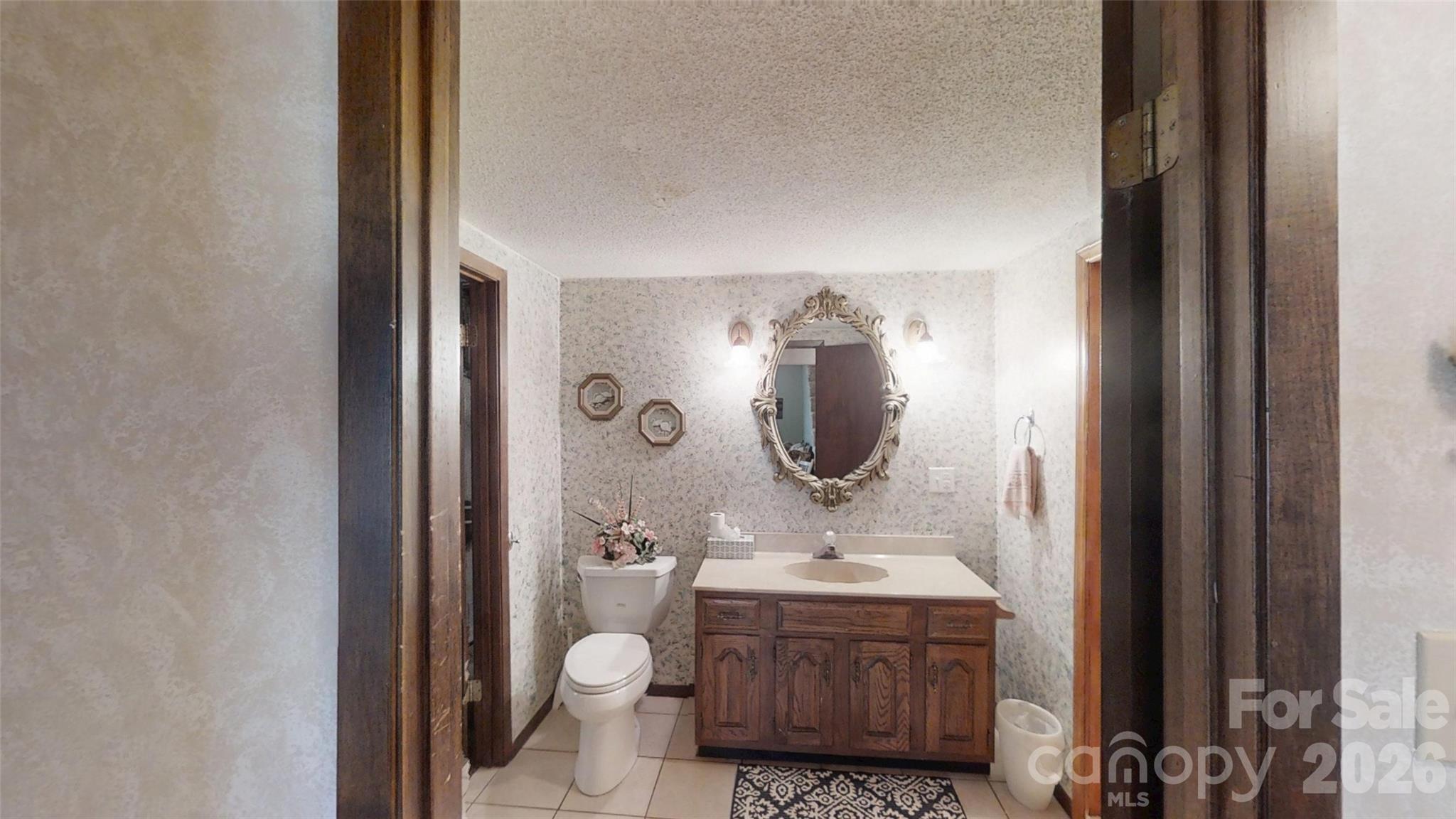 707 Lickskillet Road — Burnsville