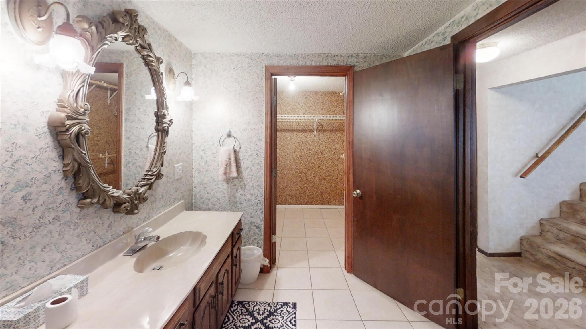707 Lickskillet Road — Burnsville
