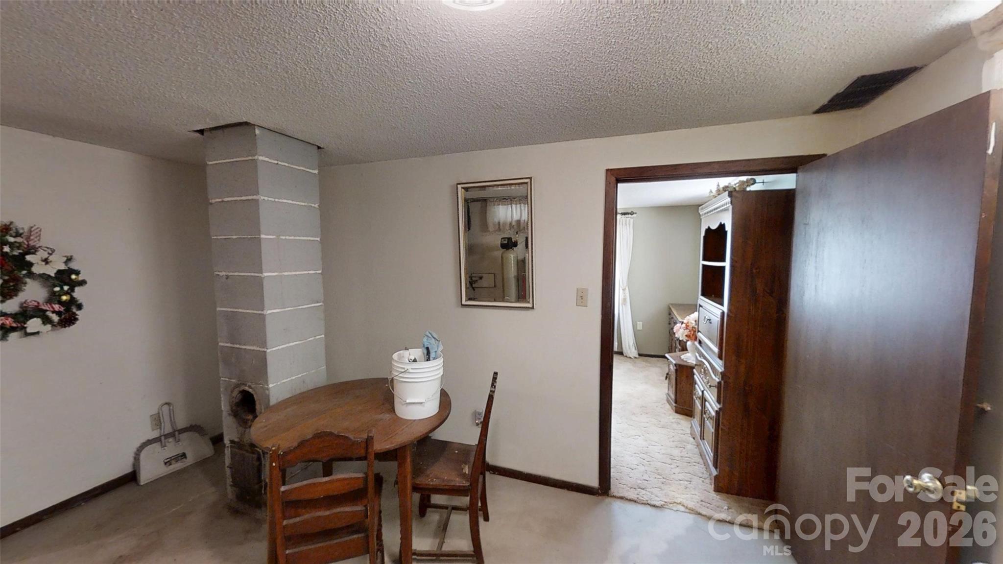 707 Lickskillet Road — Burnsville