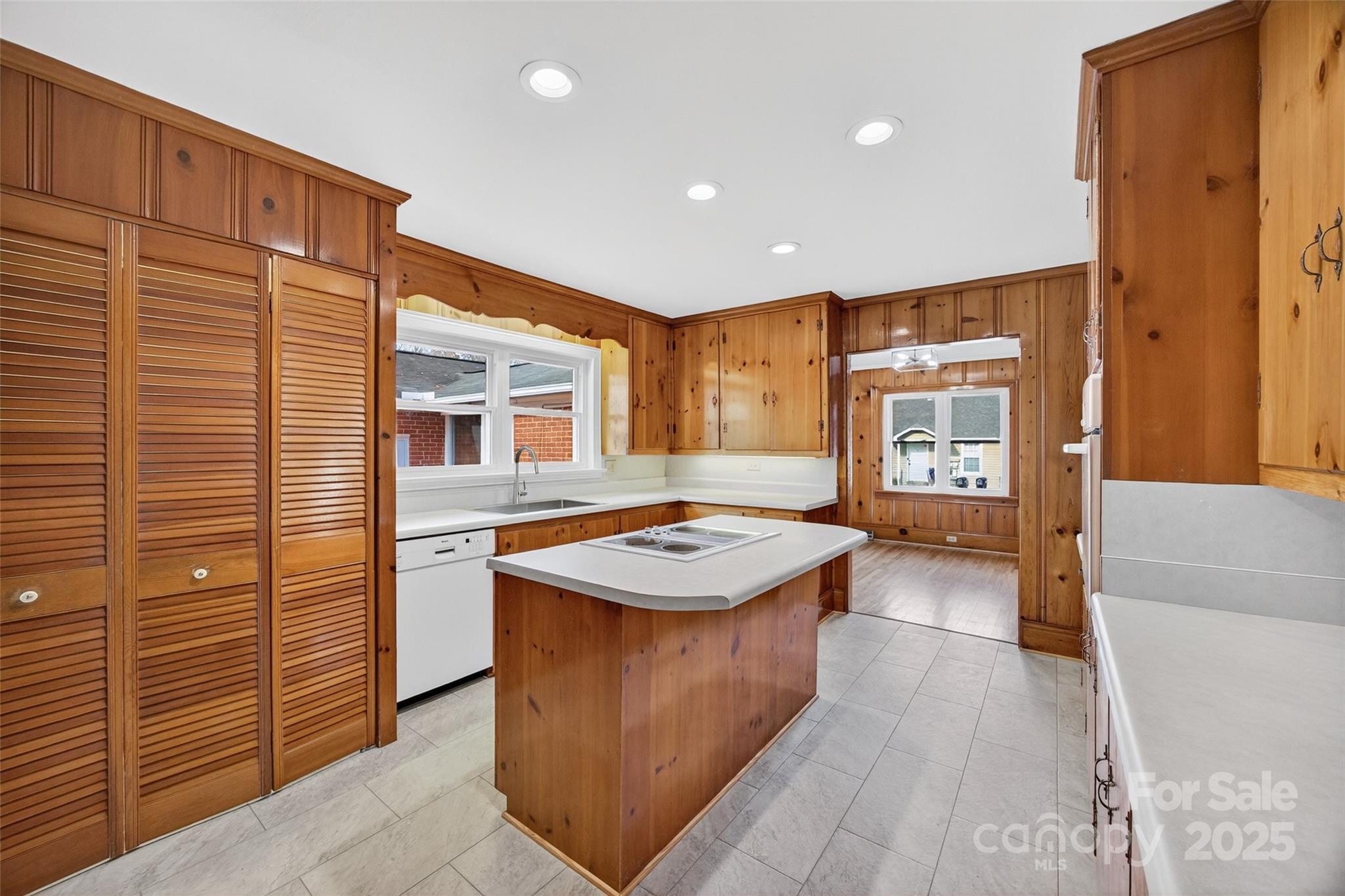 337 W Main Street — Rockwell