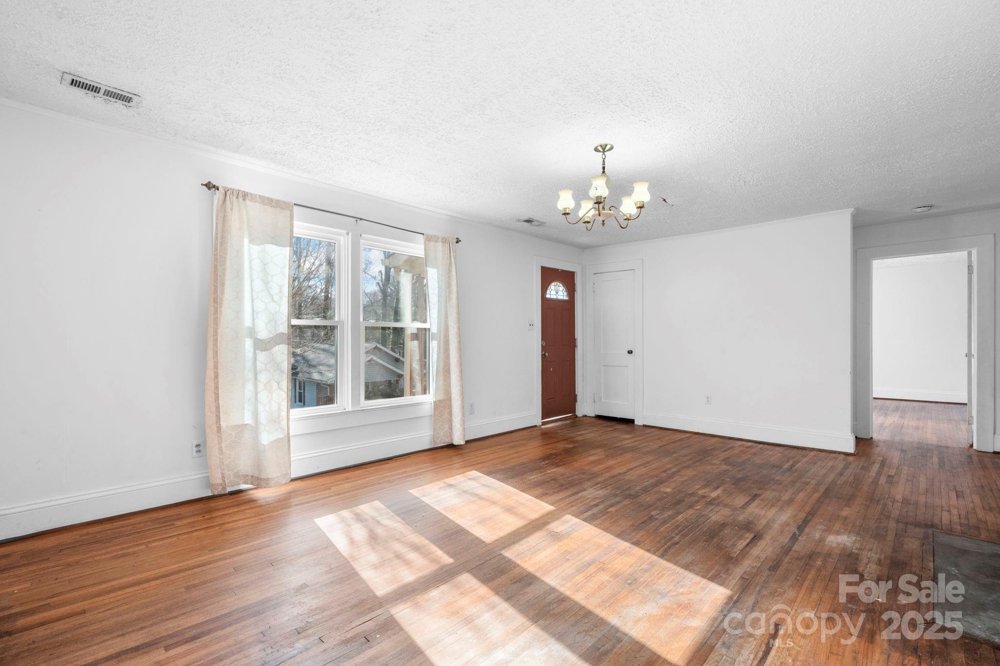 1606 Poplar Street NW — Lenoir