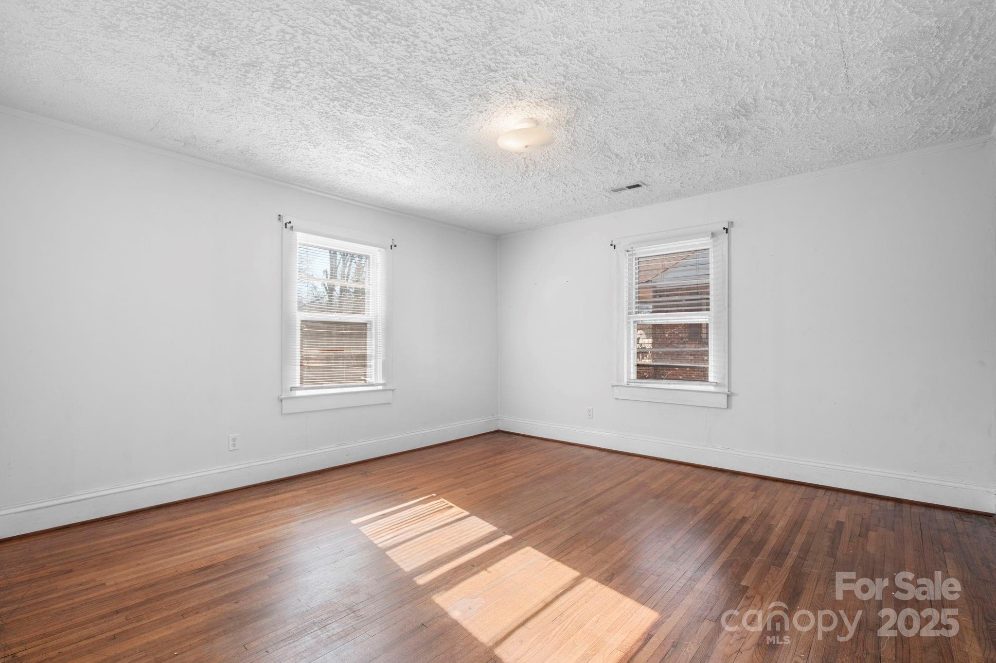 1606 Poplar Street NW — Lenoir