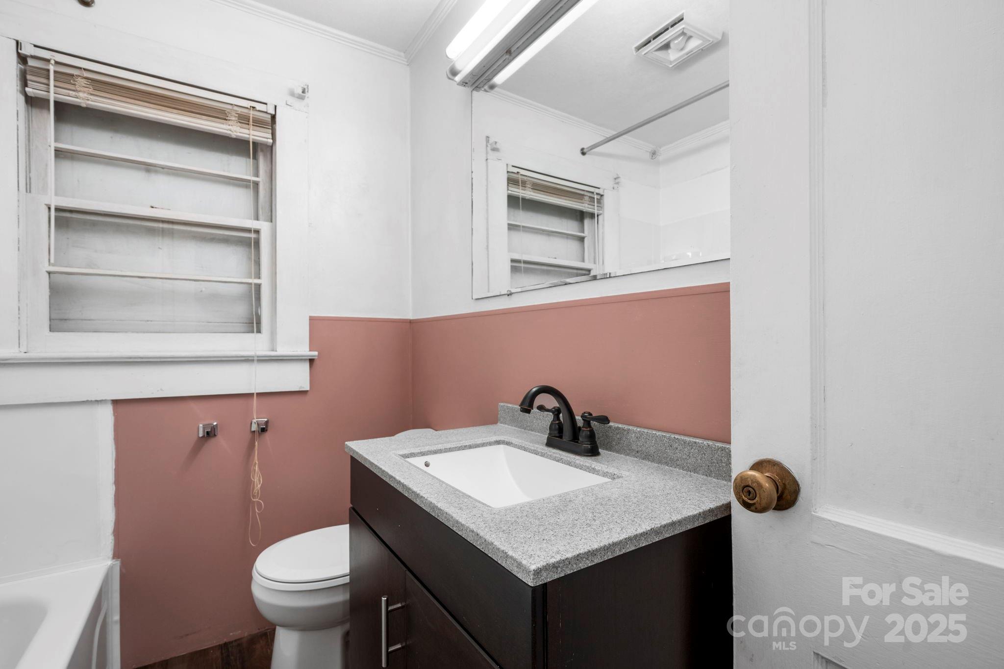 1606 Poplar Street NW — Lenoir