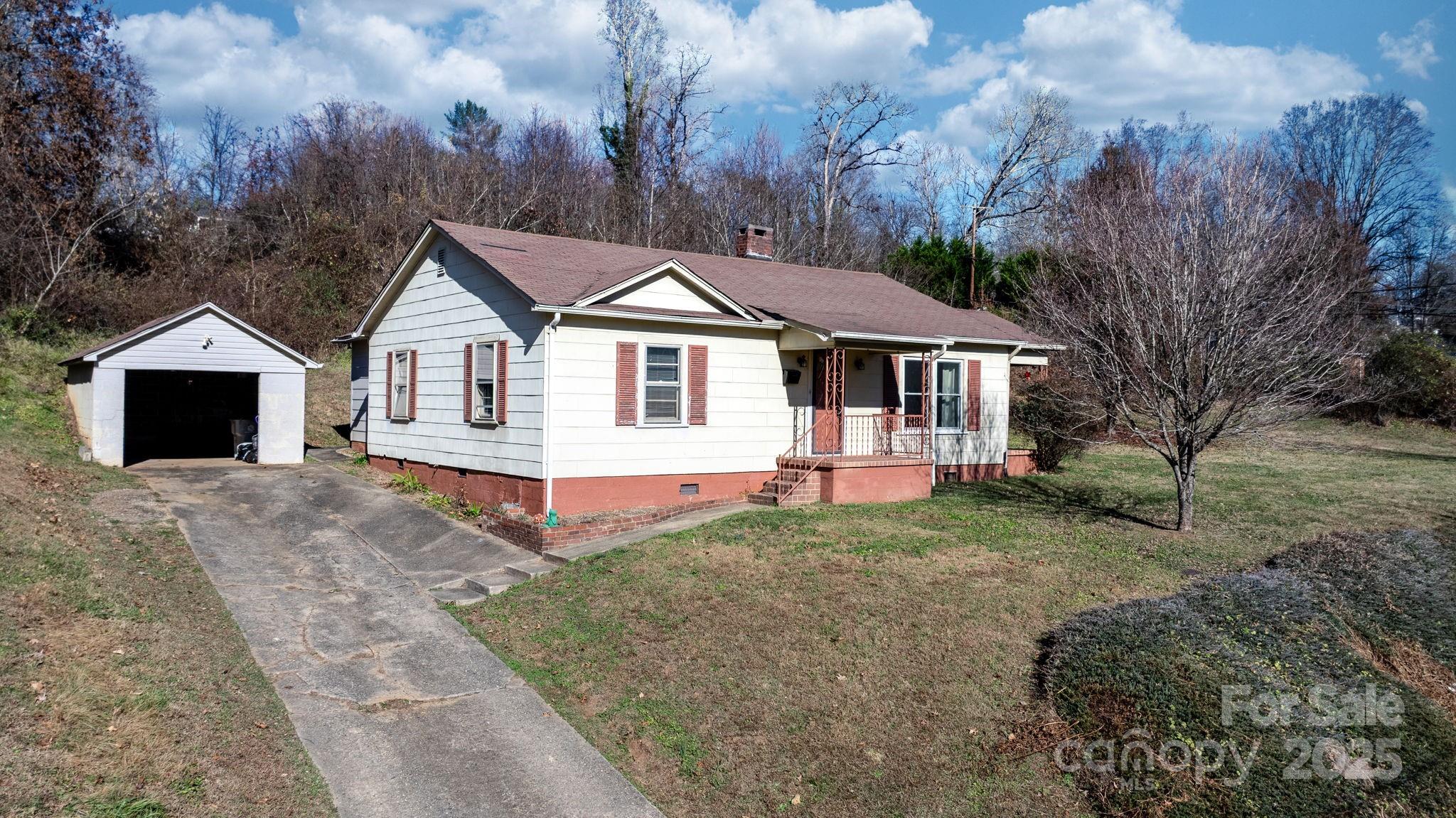1606 Poplar Street NW — Lenoir