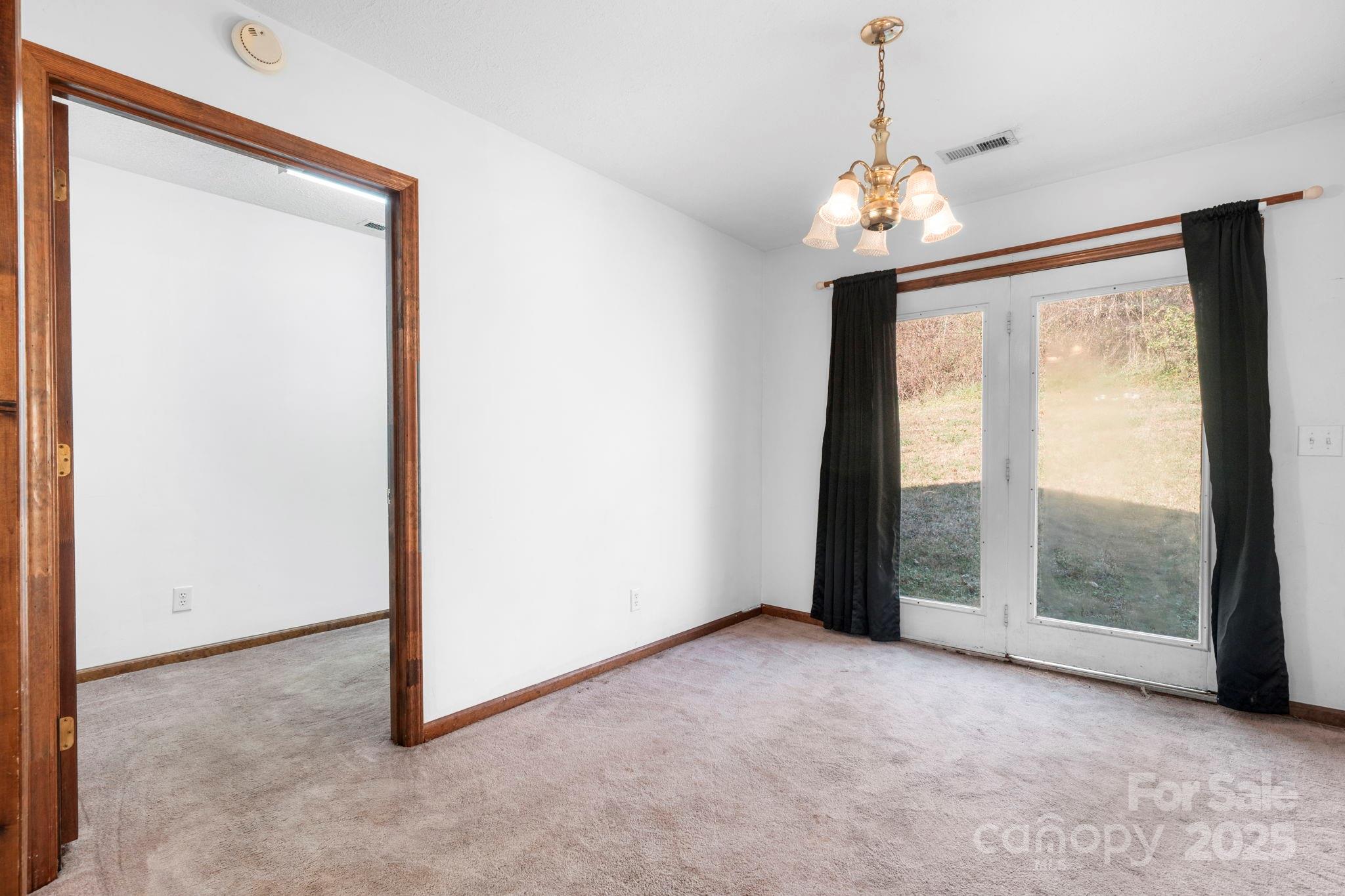 1606 Poplar Street NW — Lenoir