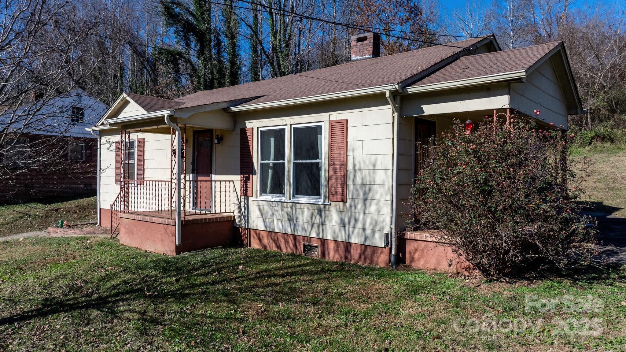 1606 Poplar Street NW — Lenoir