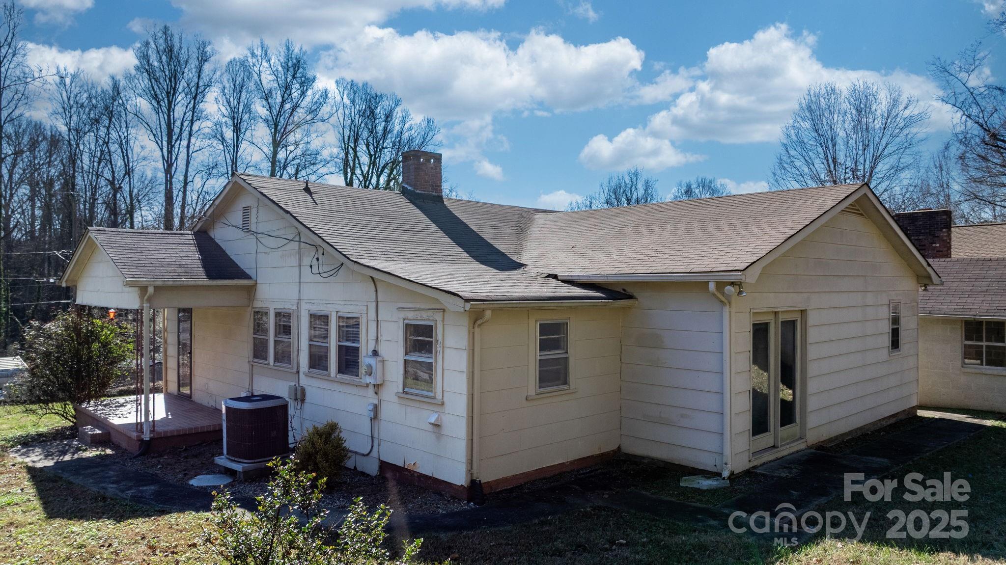 1606 Poplar Street NW — Lenoir