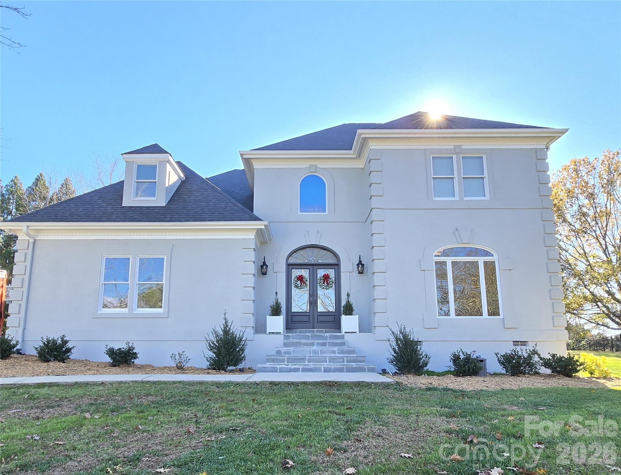 40 Shipwatch Drive — Hickory