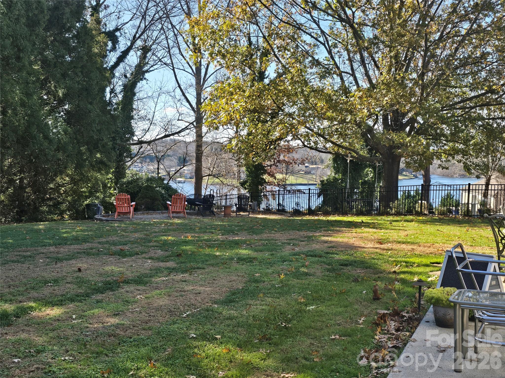 40 Shipwatch Drive — Hickory