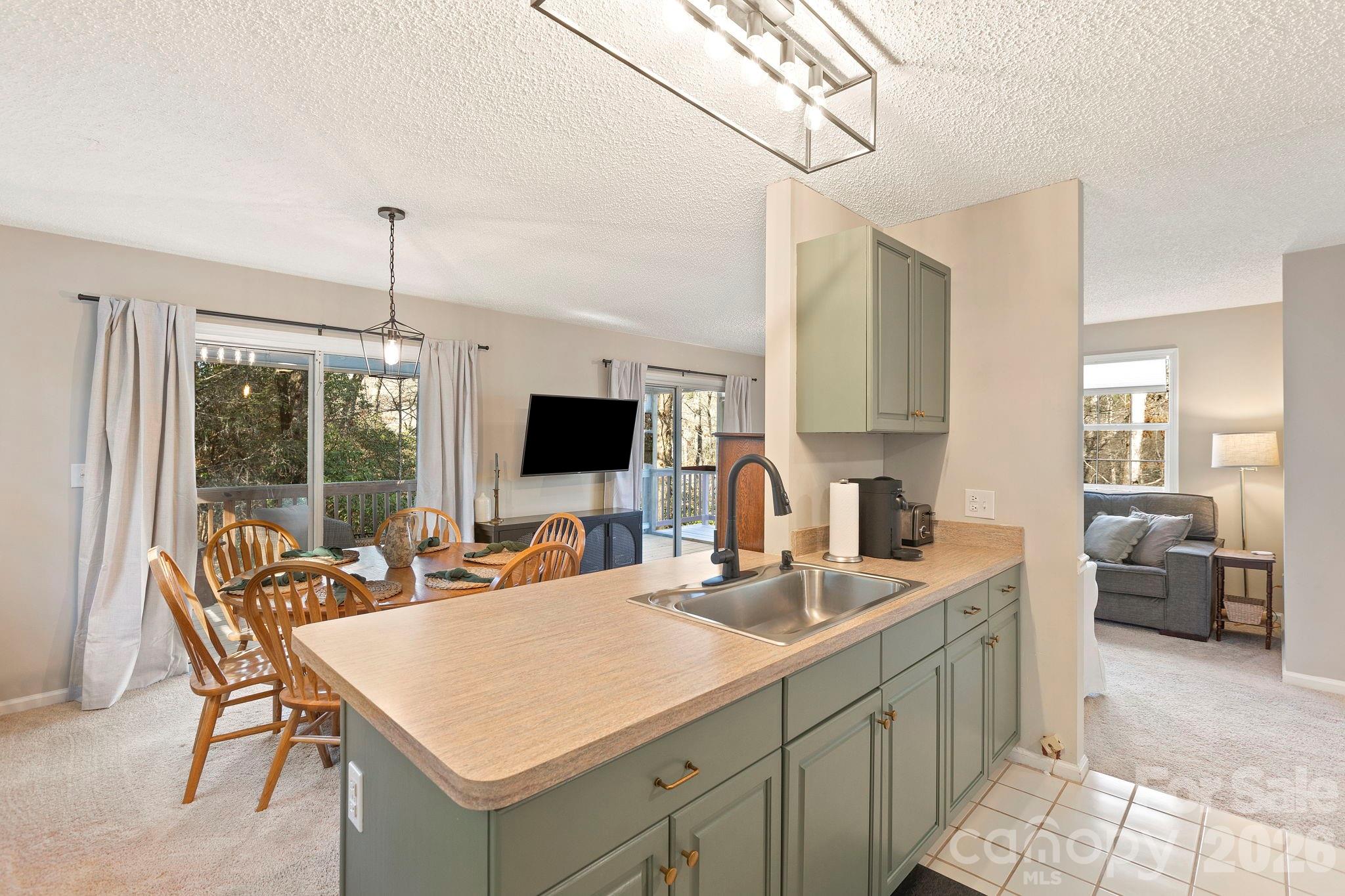 124 Flat Creek Drive — Lake Toxaway