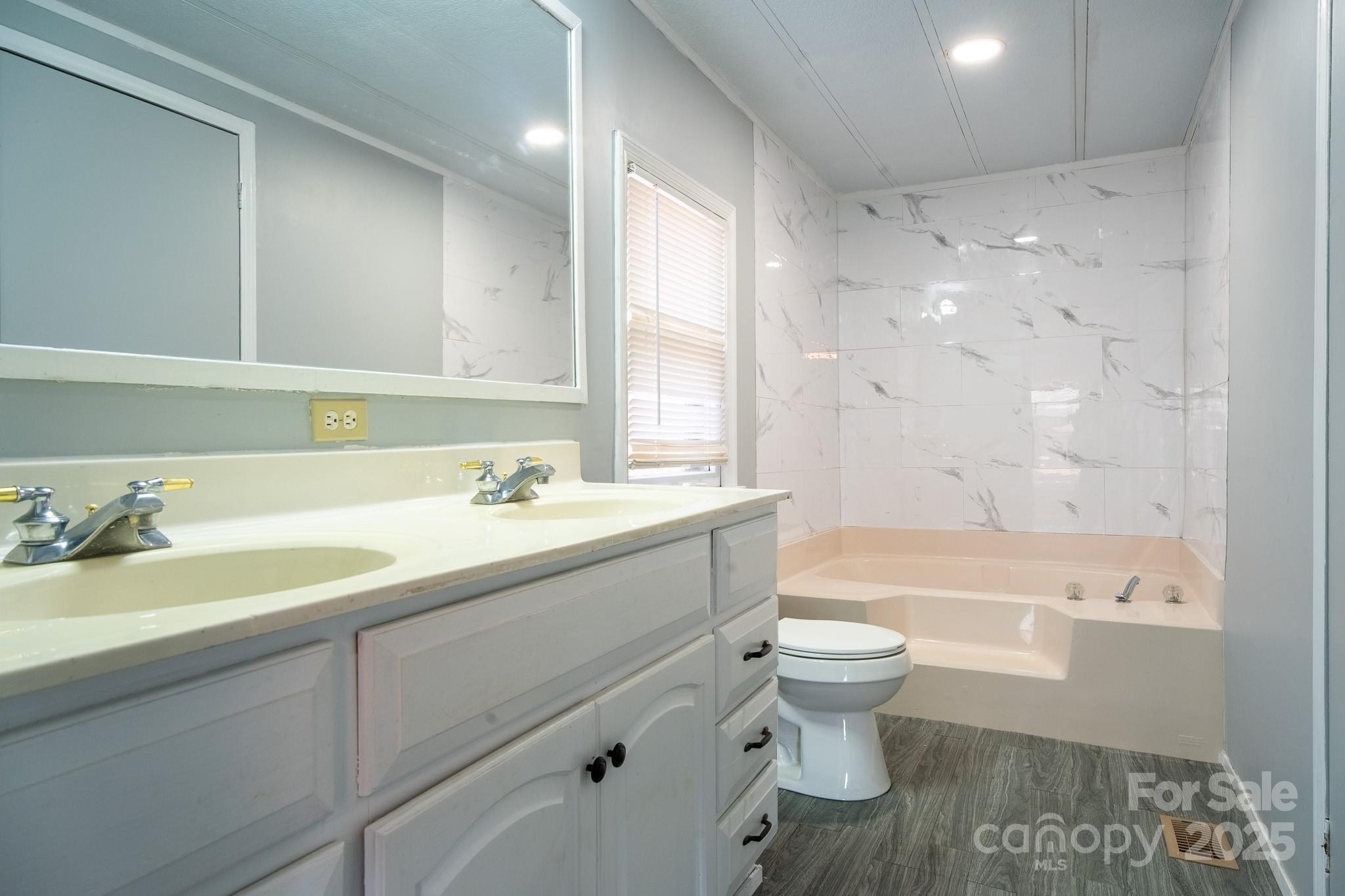 50 N Duncan Hill Lane — Taylorsville