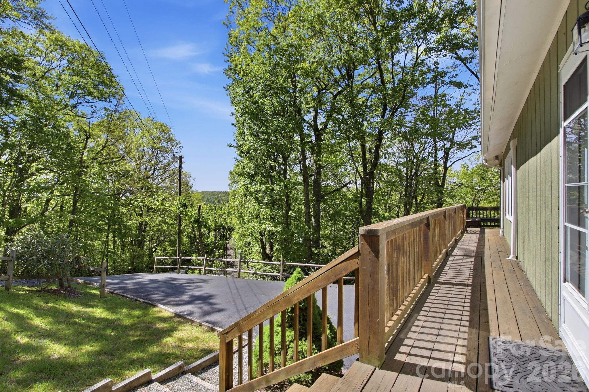 265 Dameron Drive — Blowing Rock
