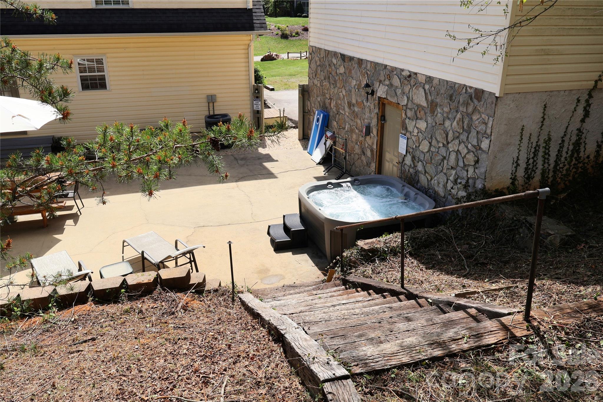 39 Kirkland Drive — Asheville