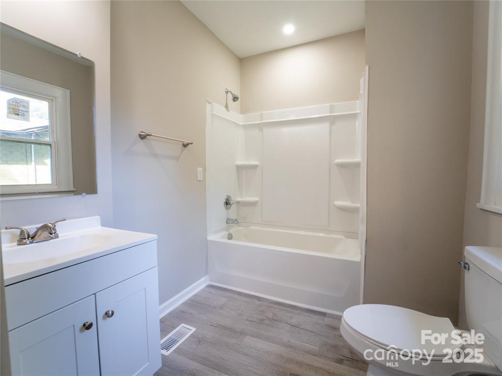 137 Woodlawn Drive — Statesville