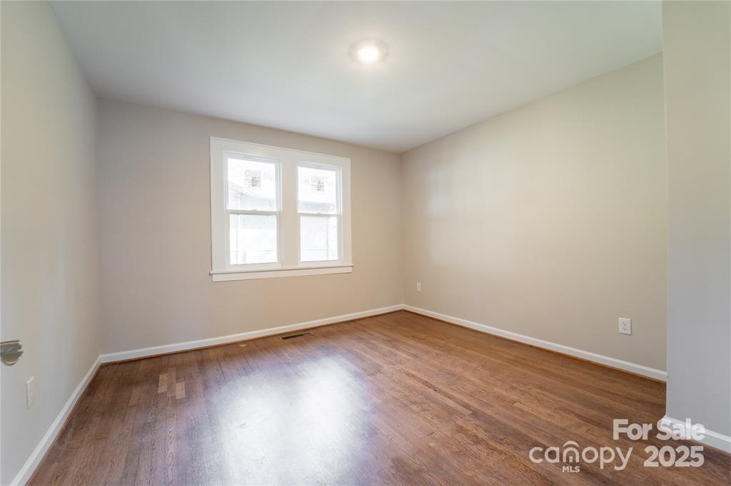 137 Woodlawn Drive — Statesville