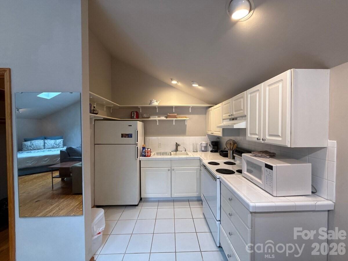 1330 Cedar Lane — Charlotte
