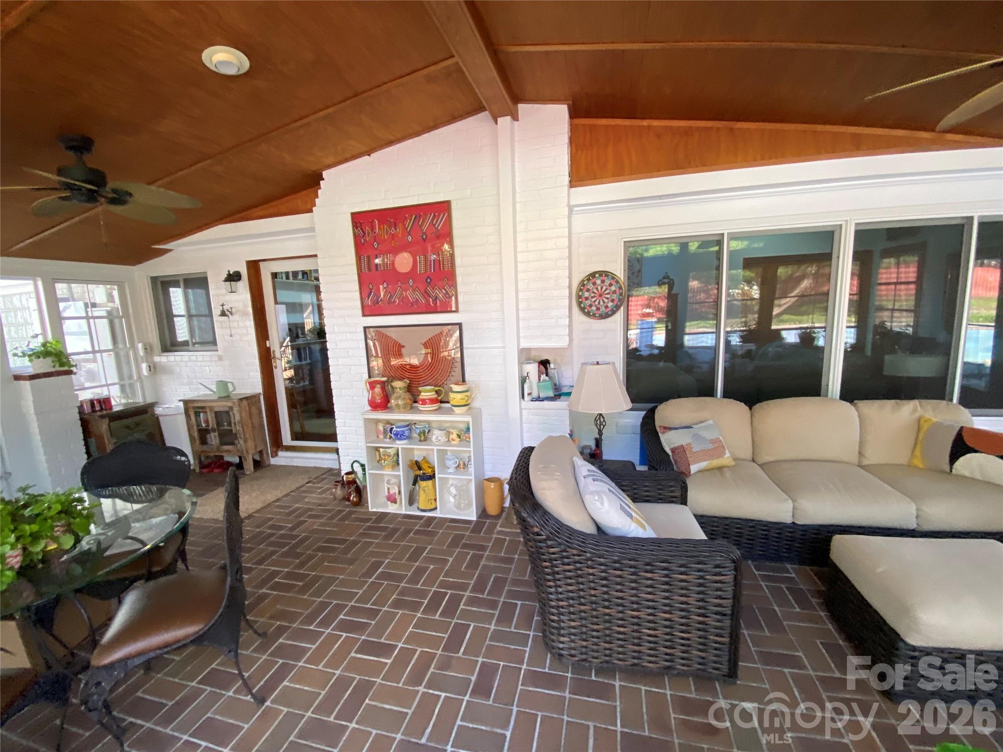 1330 Cedar Lane — Charlotte