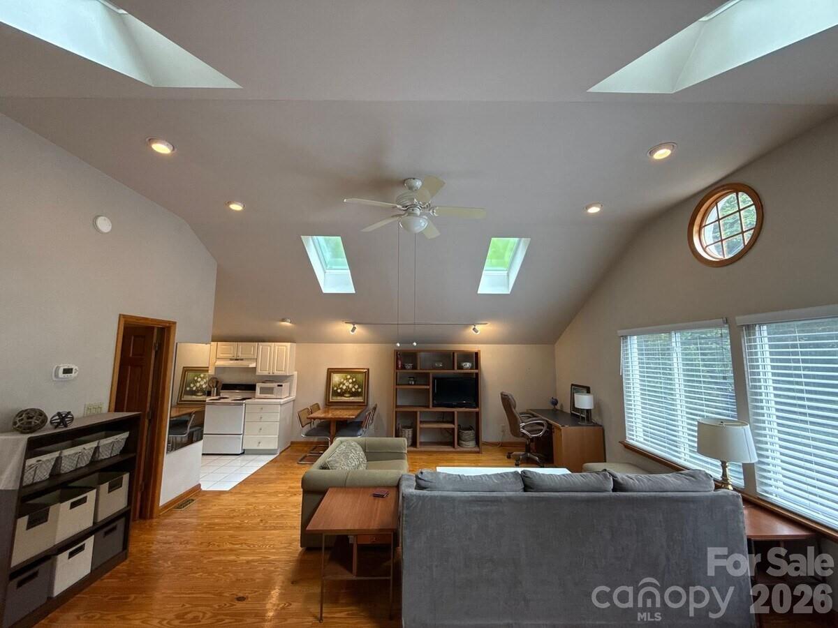 1330 Cedar Lane — Charlotte