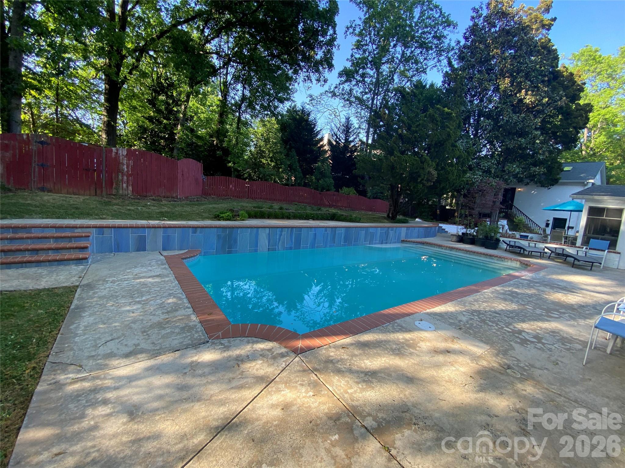 1330 Cedar Lane — Charlotte