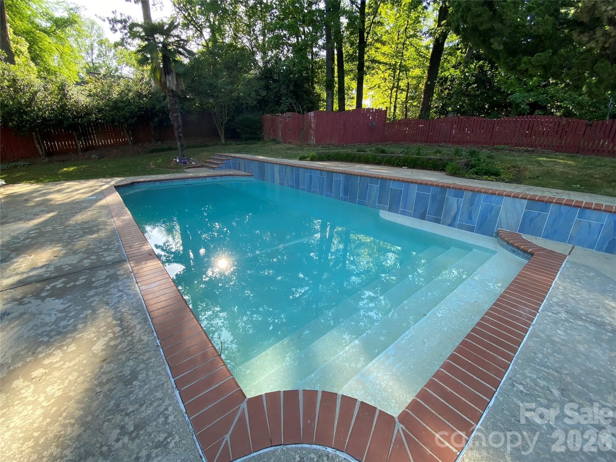 1330 Cedar Lane — Charlotte