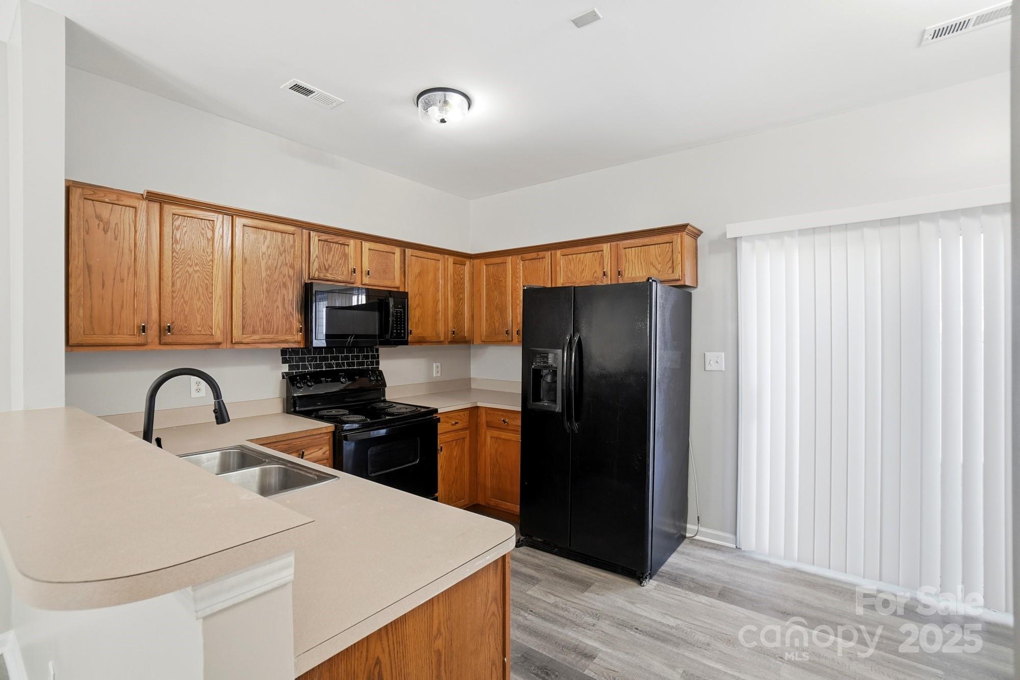 4944 Kotlik Drive — Charlotte