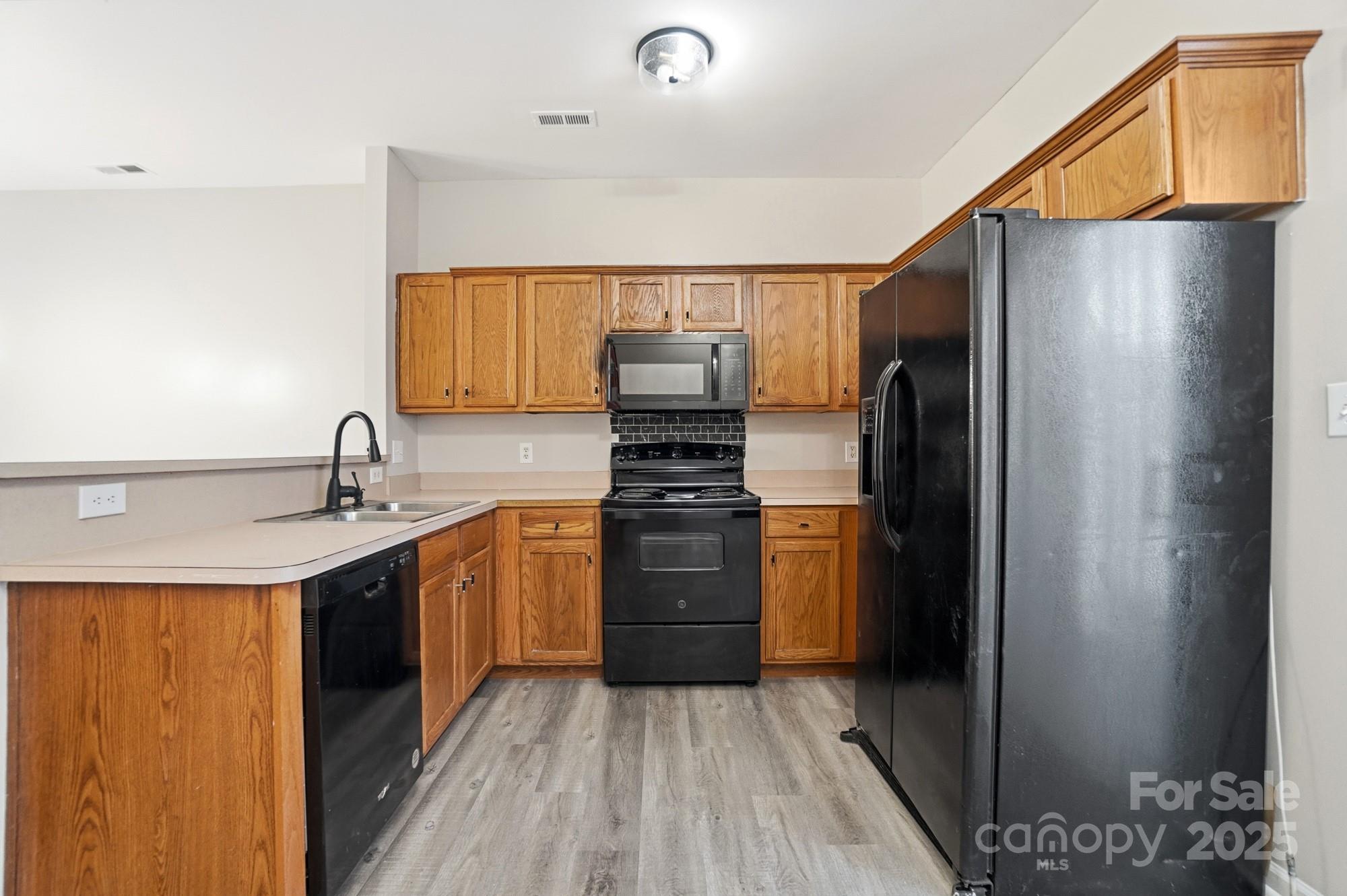 4944 Kotlik Drive — Charlotte