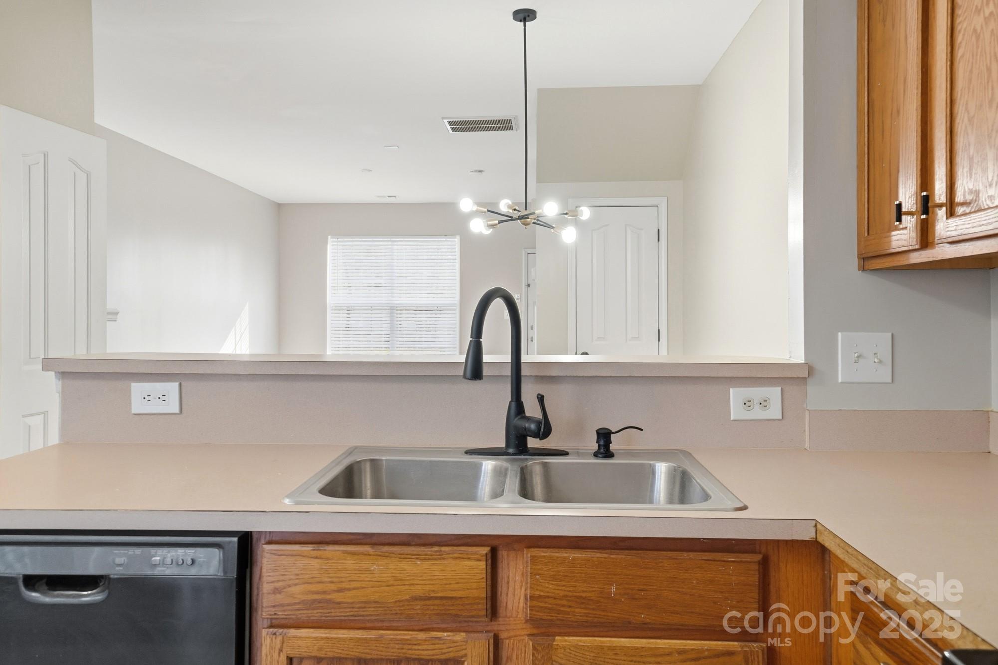 4944 Kotlik Drive — Charlotte