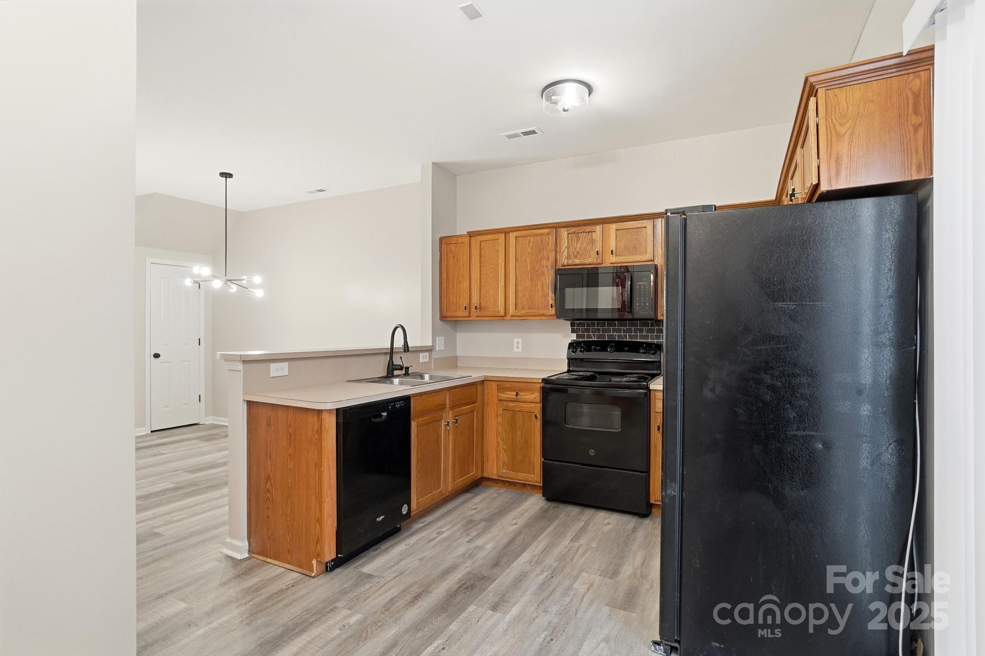 4944 Kotlik Drive — Charlotte