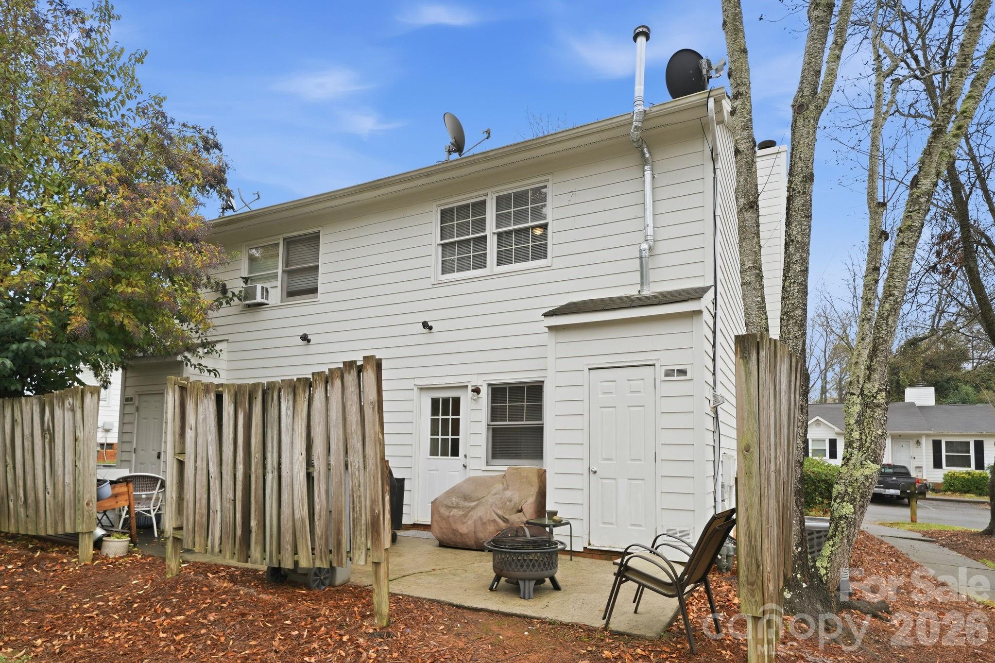 5918 Crape Myrtle Lane — Charlotte