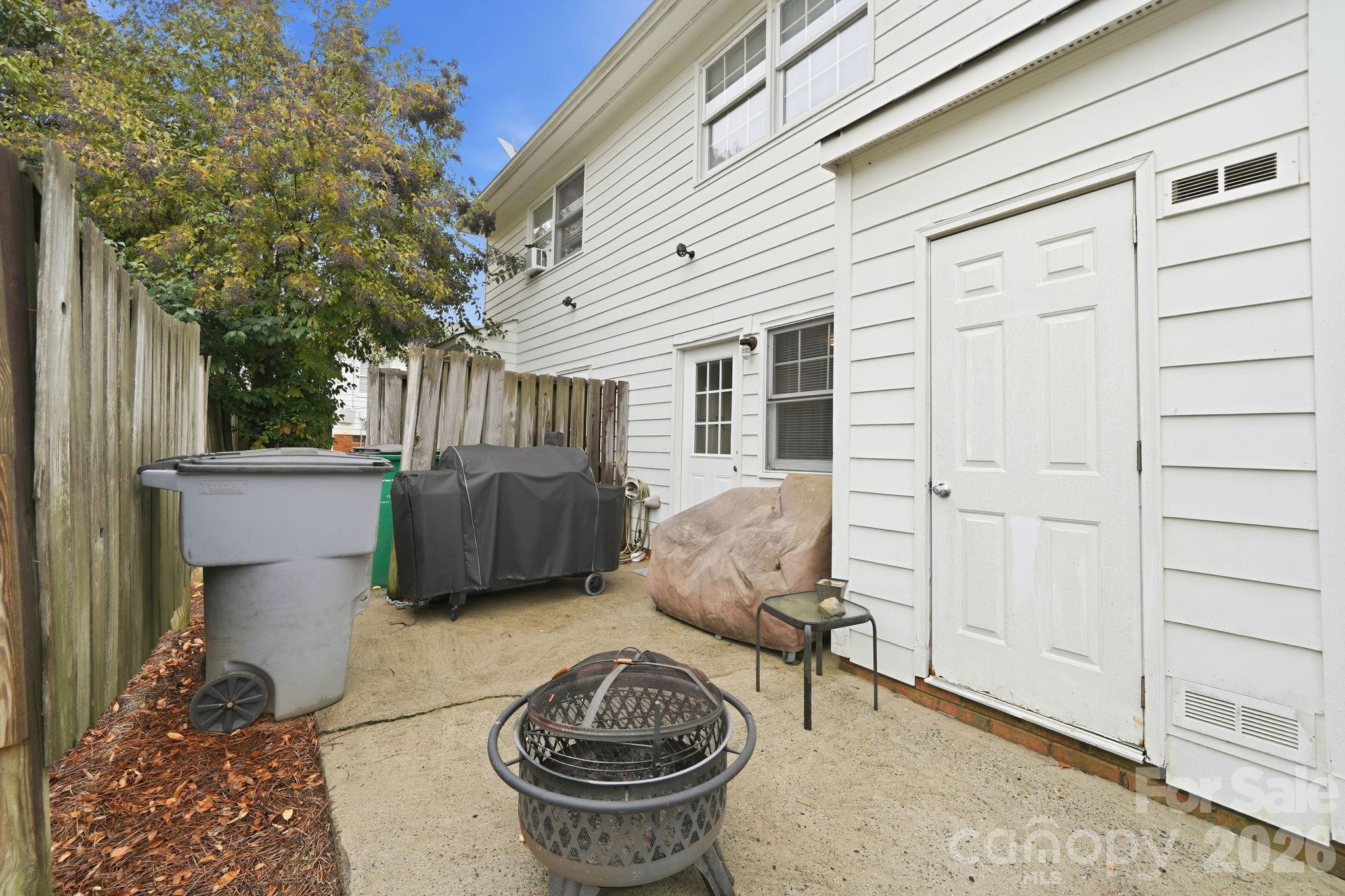 5918 Crape Myrtle Lane — Charlotte