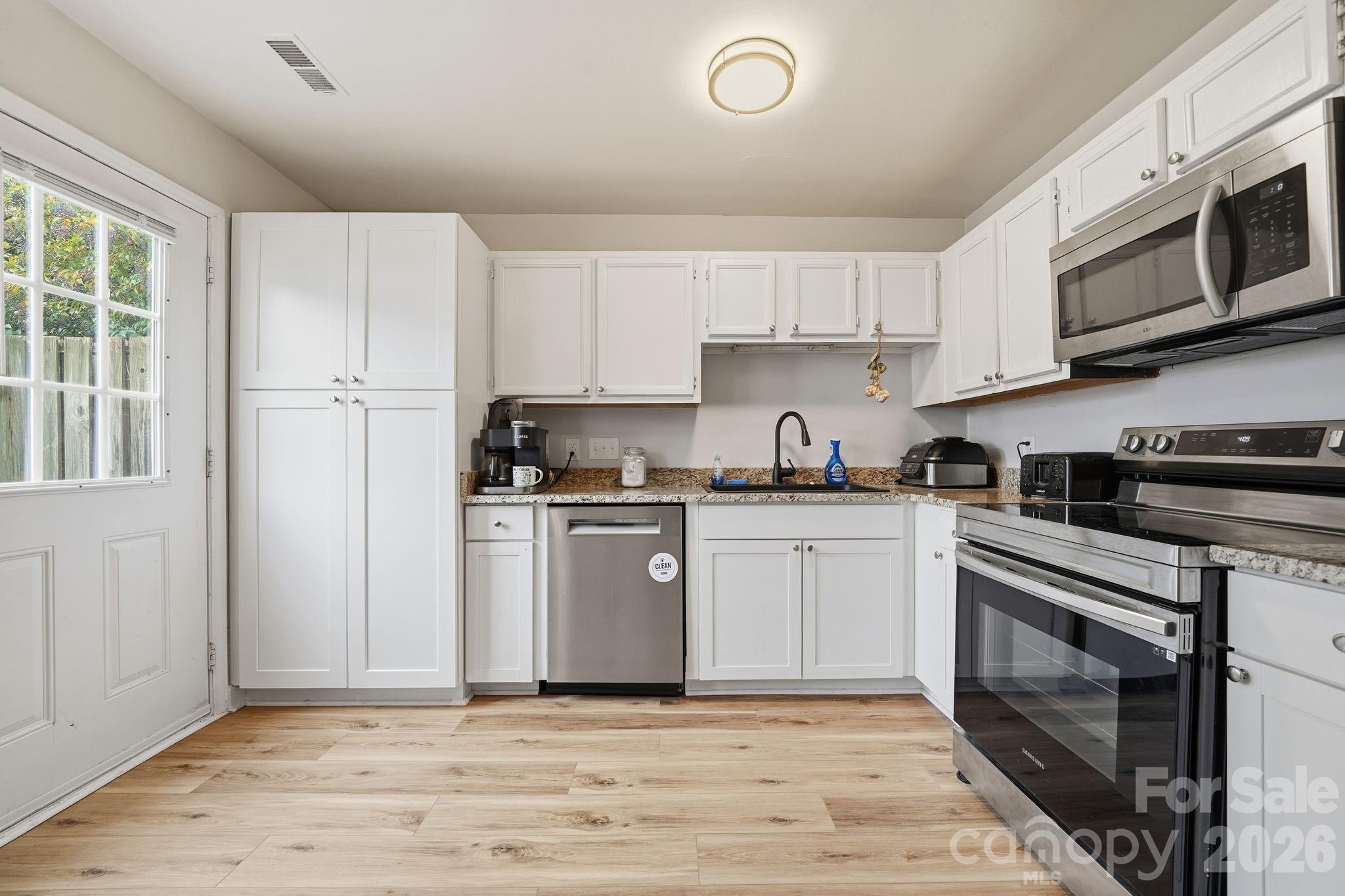 5918 Crape Myrtle Lane — Charlotte