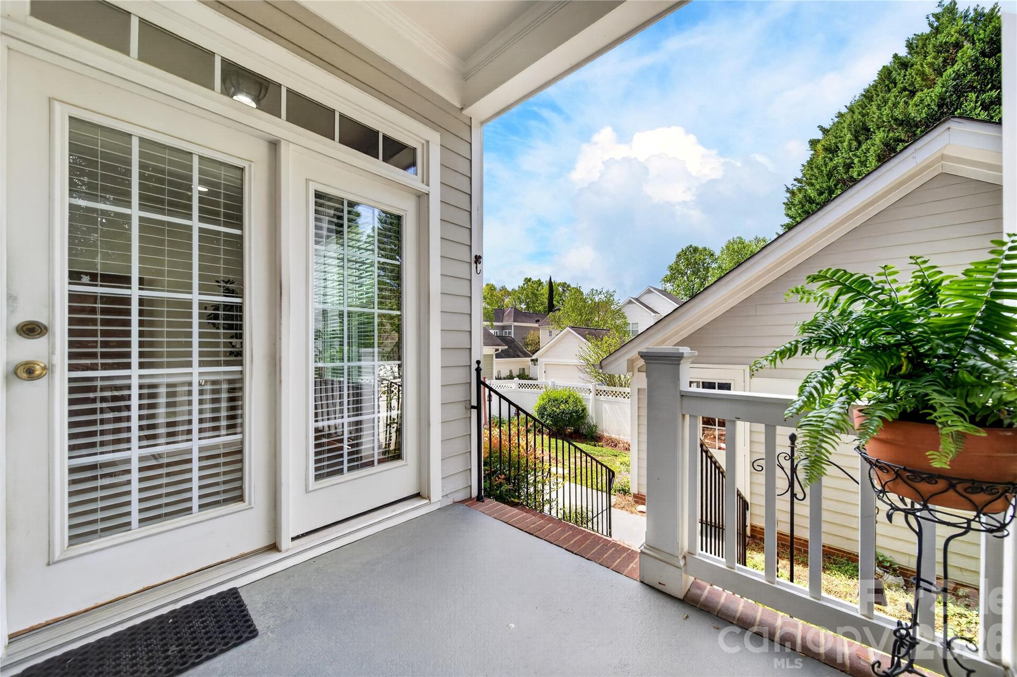15817 Trenton Place Road — Huntersville