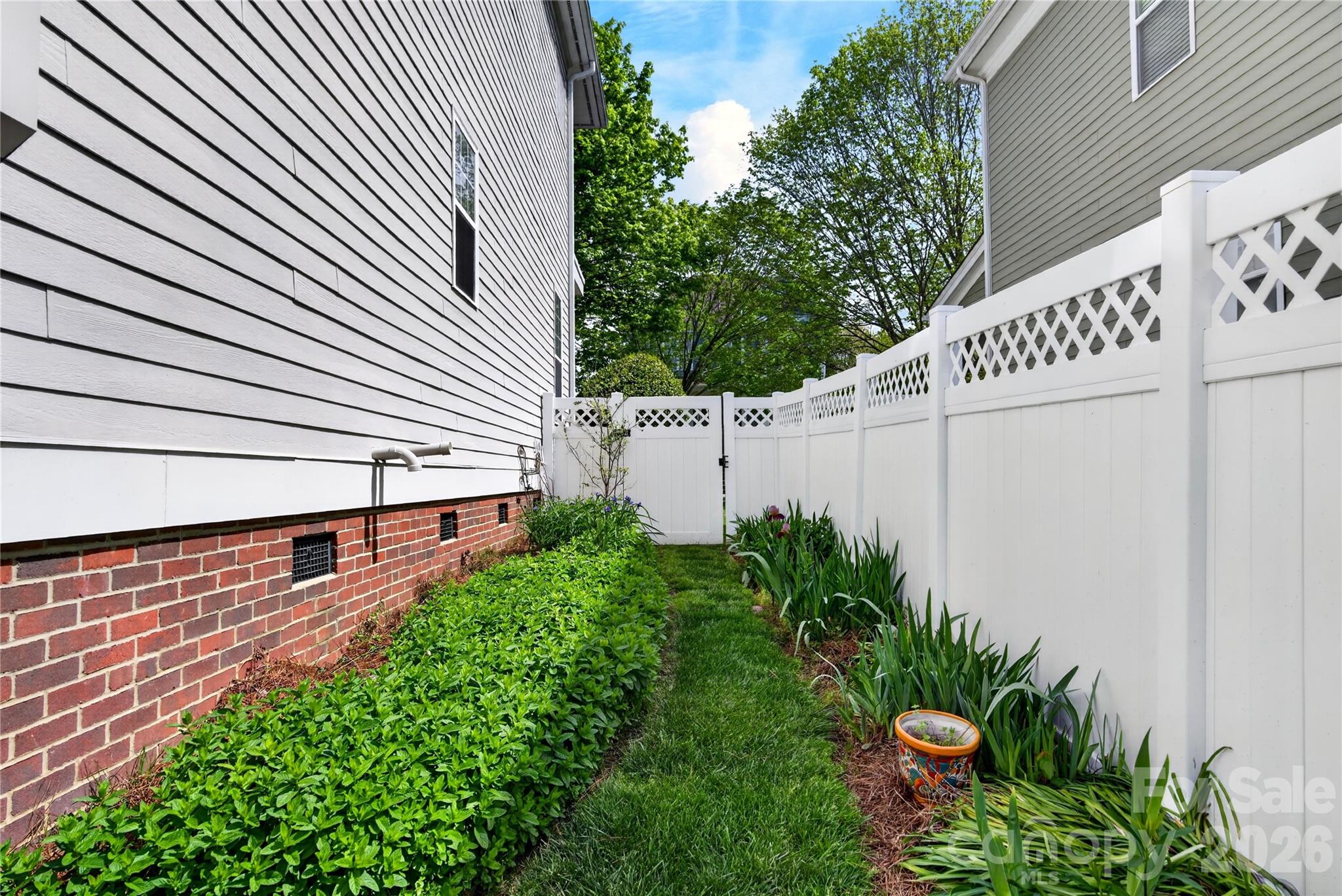15817 Trenton Place Road — Huntersville