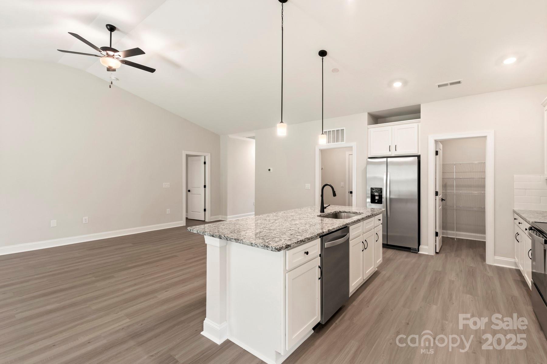 125 Colonial Reserve Avenue — Troutman