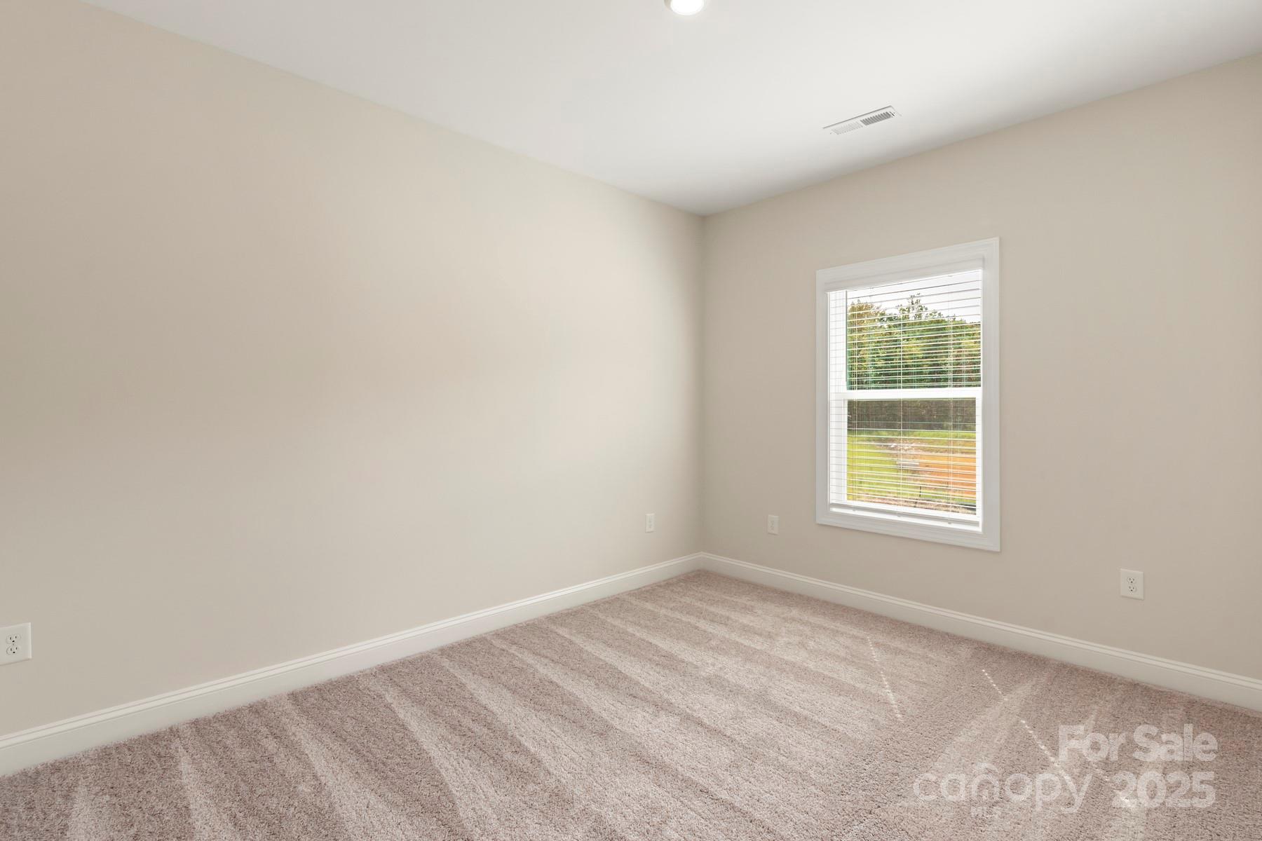 109 Tradesmen Trail — Troutman