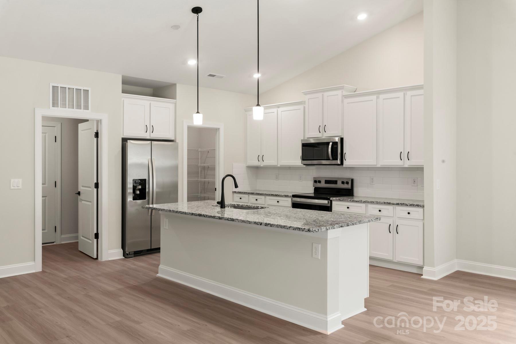 109 Tradesmen Trail — Troutman