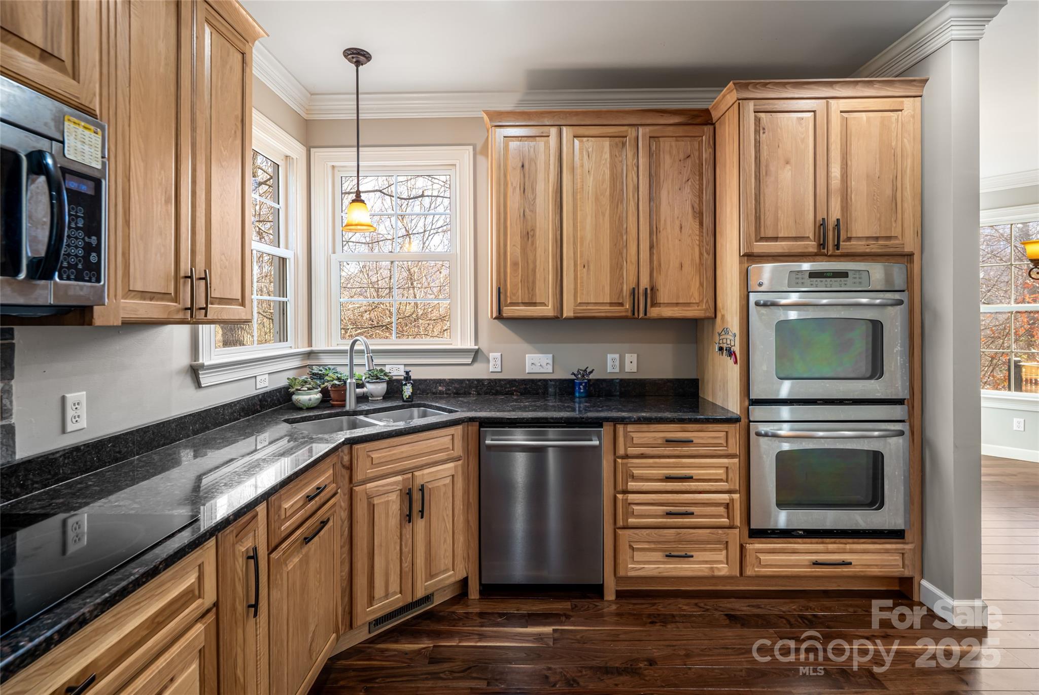 98 Sovereign Lane — Fairview