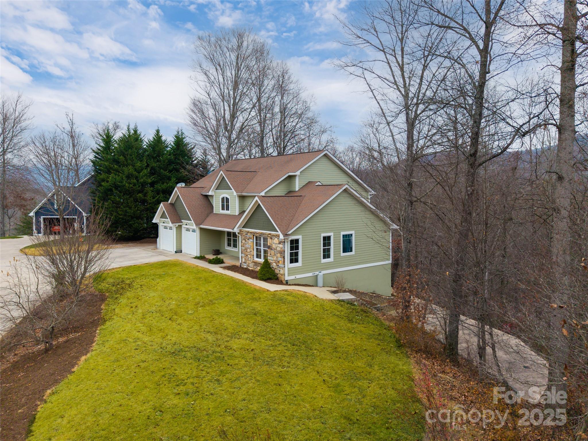 98 Sovereign Lane — Fairview