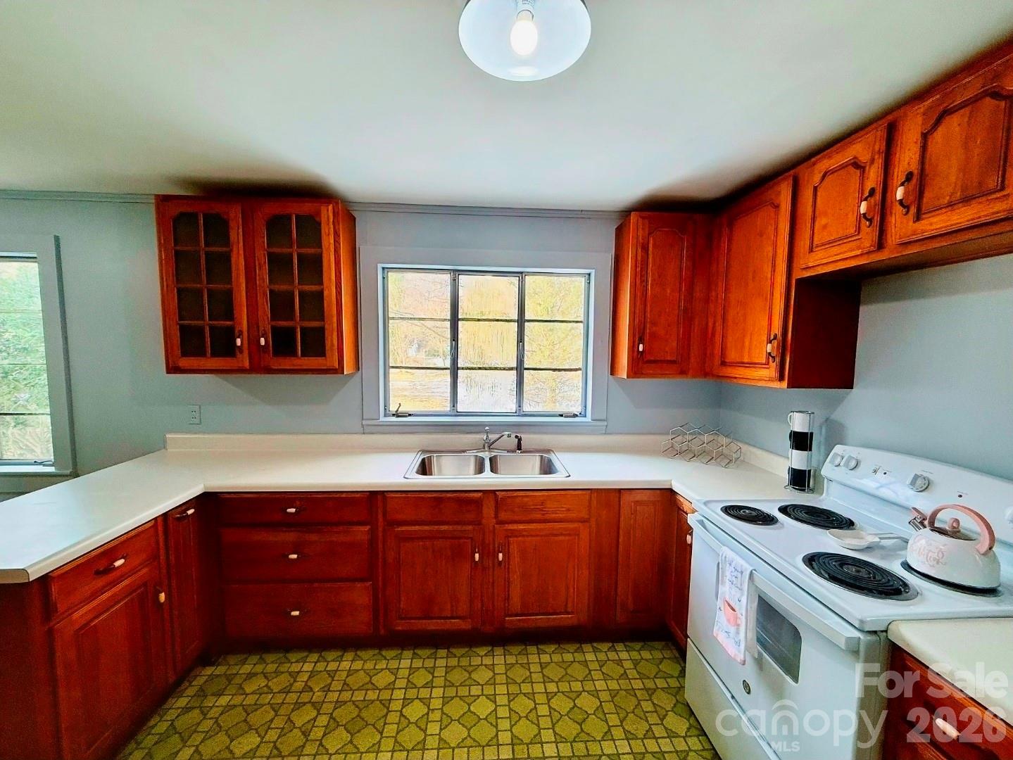 109 Wall Road — Tryon