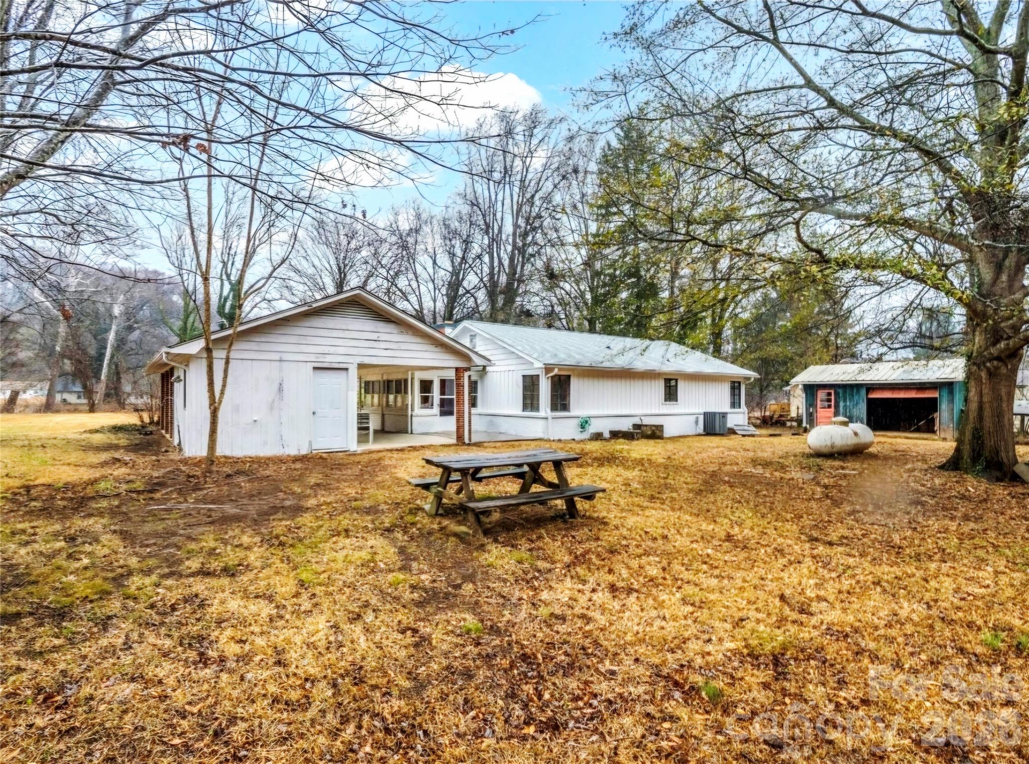 109 Wall Road — Tryon