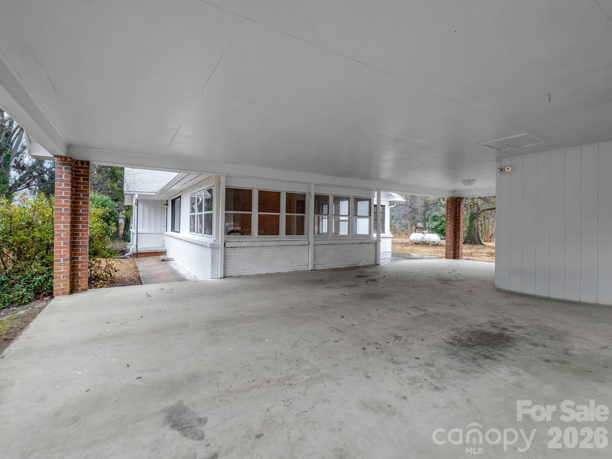 109 Wall Road — Tryon