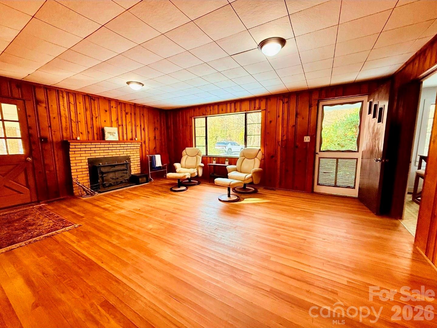 109 Wall Road — Tryon