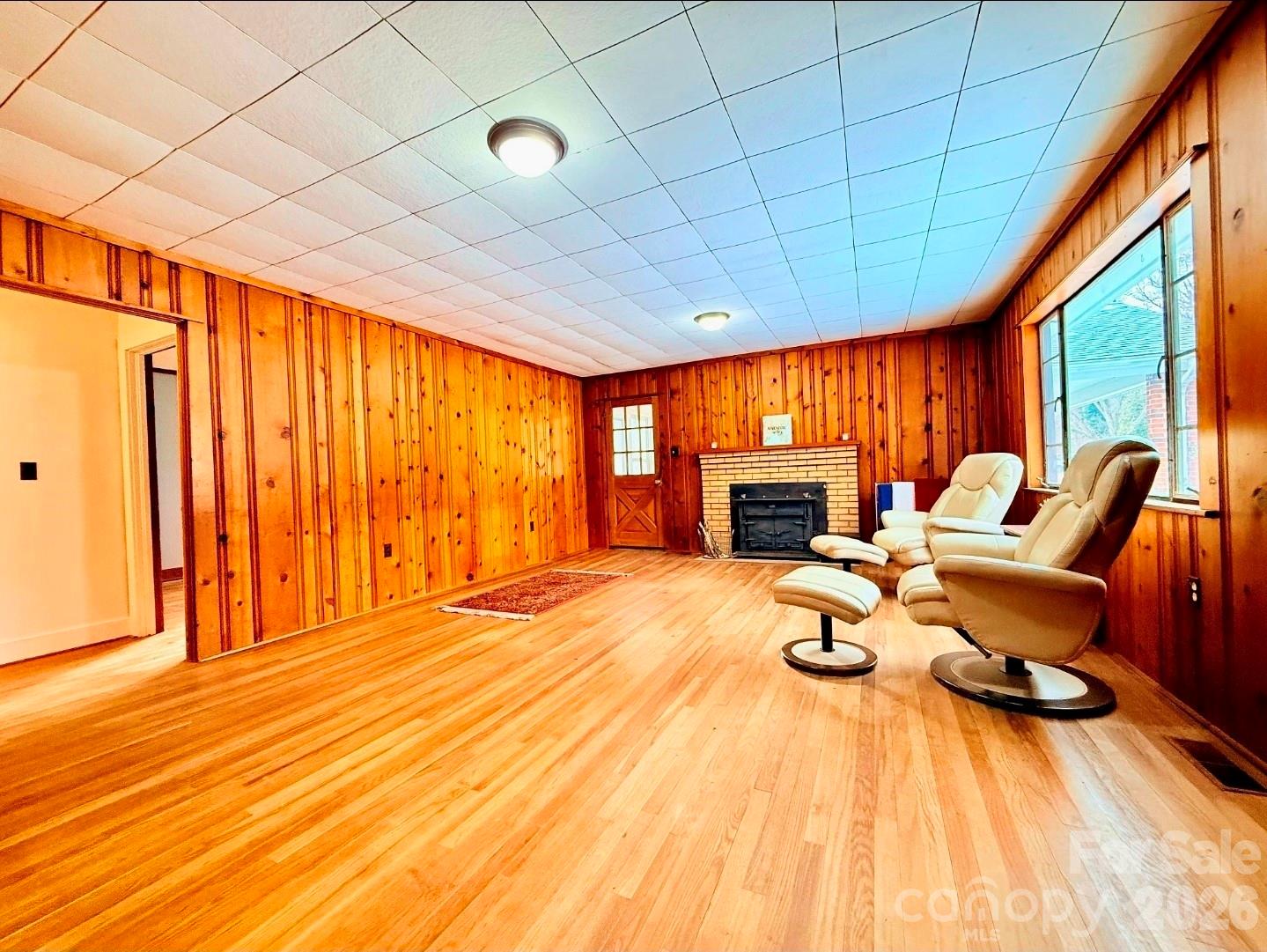 109 Wall Road — Tryon