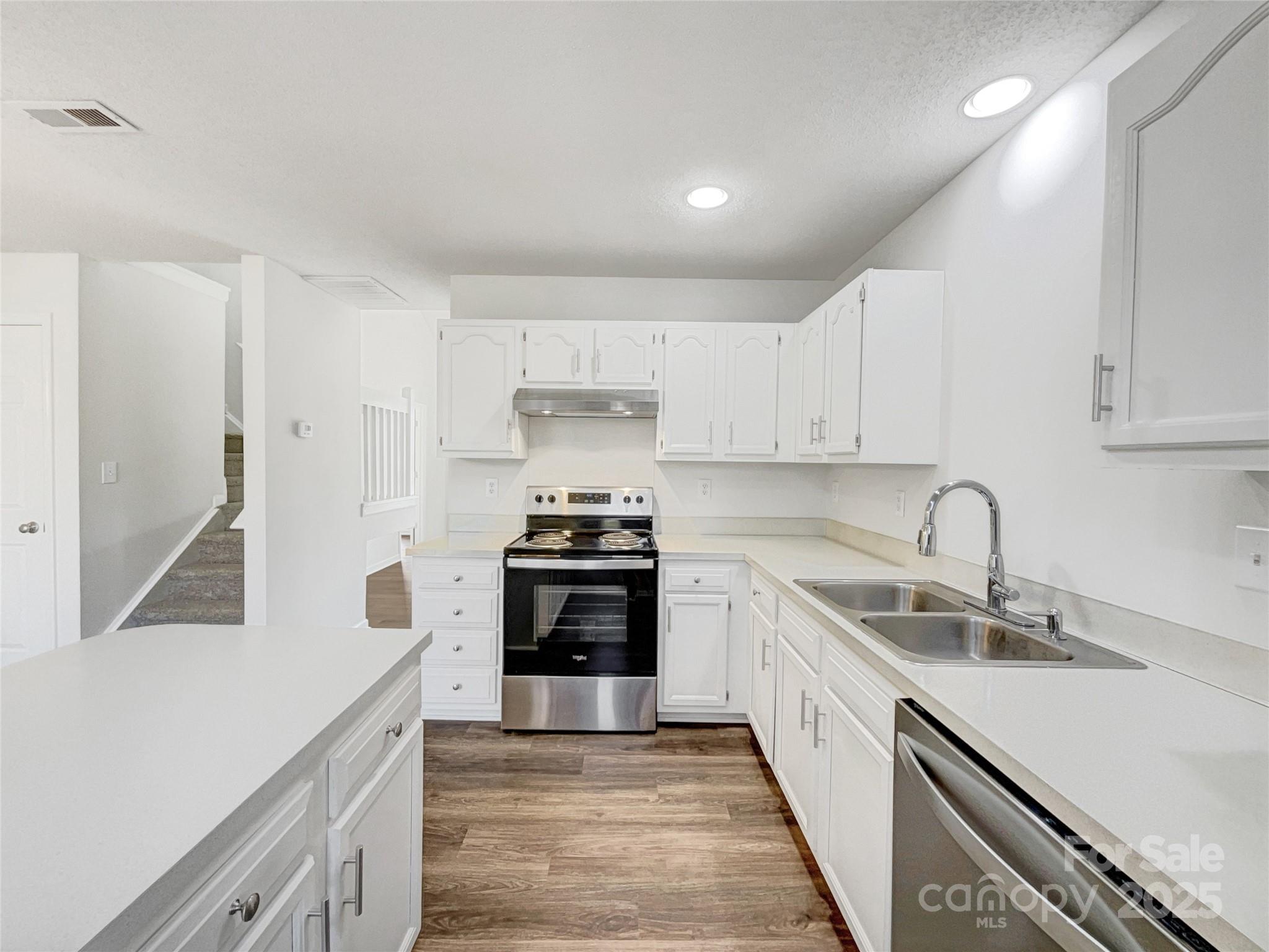 9028 Four Mile Creek Road — Charlotte