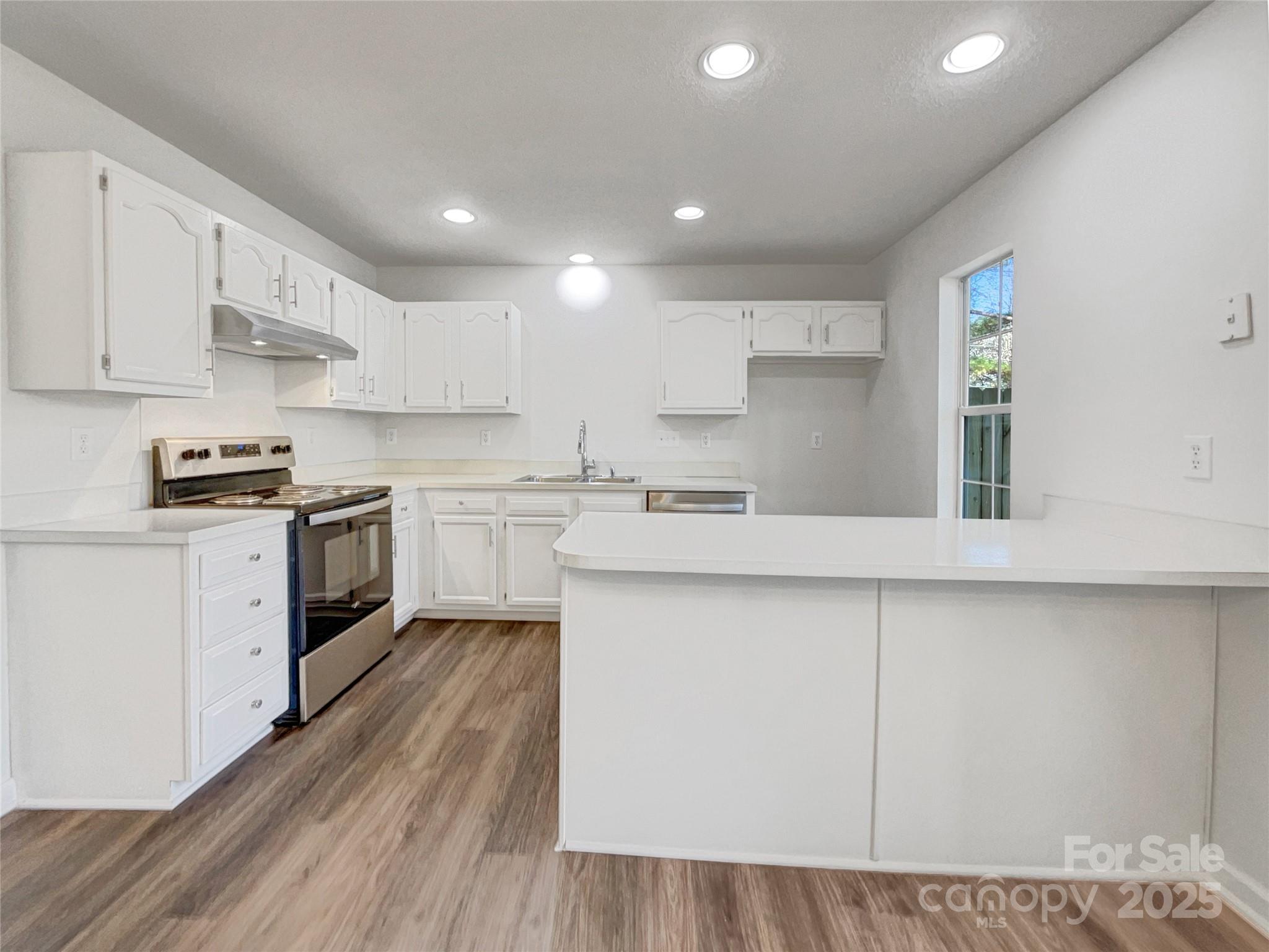 9028 Four Mile Creek Road — Charlotte