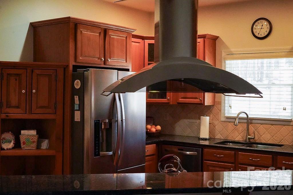 7972 Summit Ridge Drive — Catawba