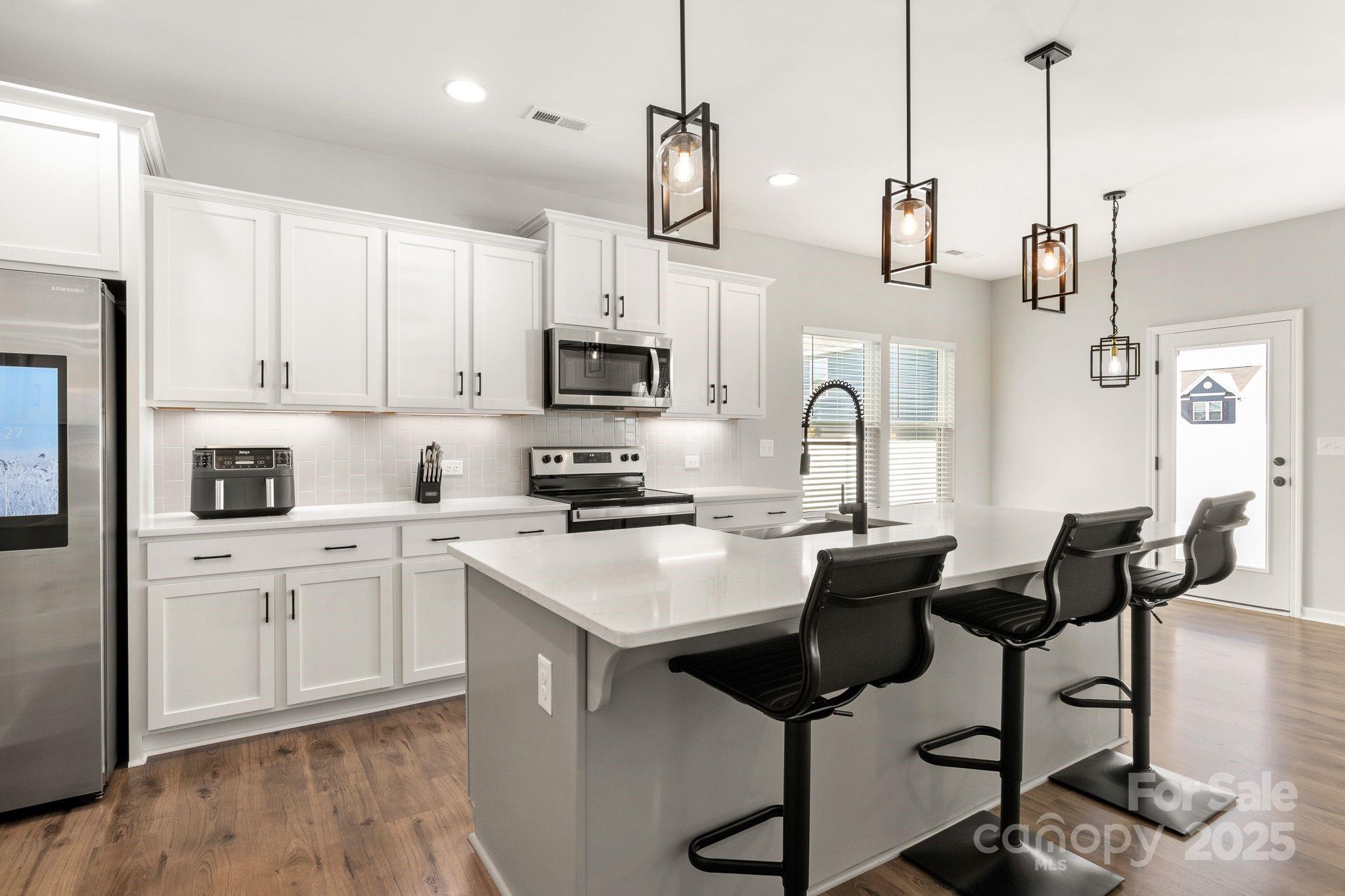 838 Foxglove Lane — York