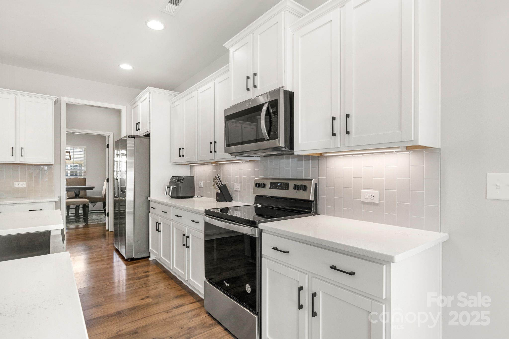 838 Foxglove Lane — York